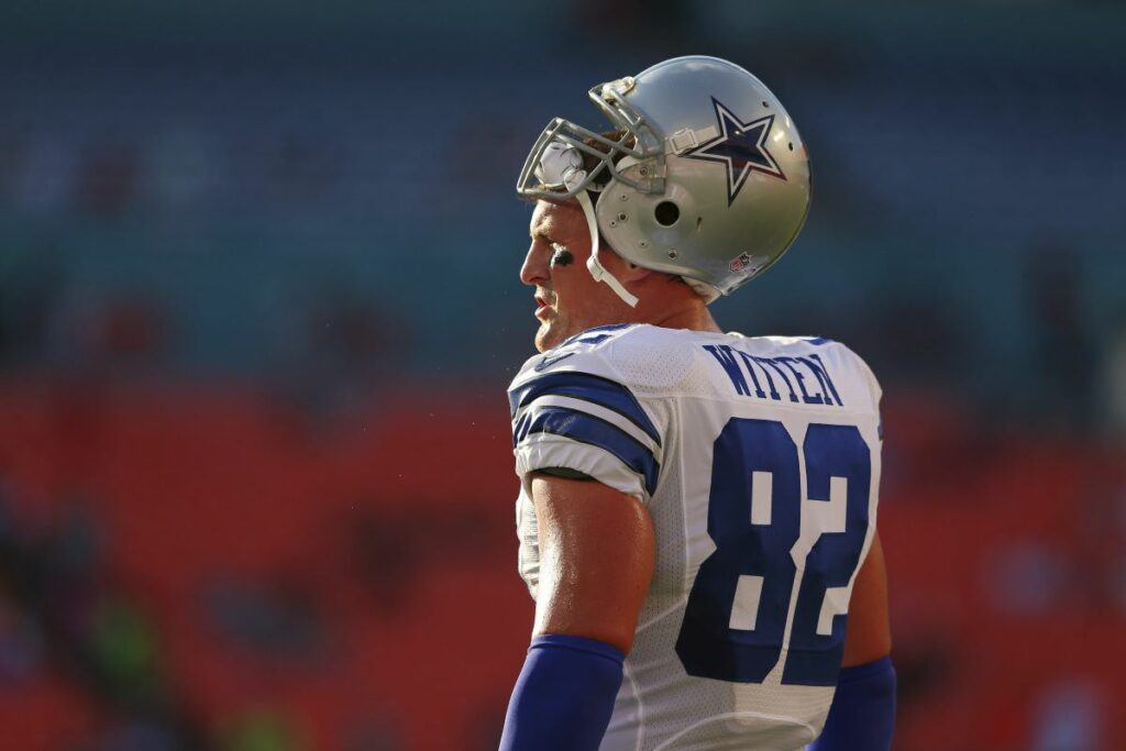 Is Jason Witten Looking At A Lesser Role In 2017?