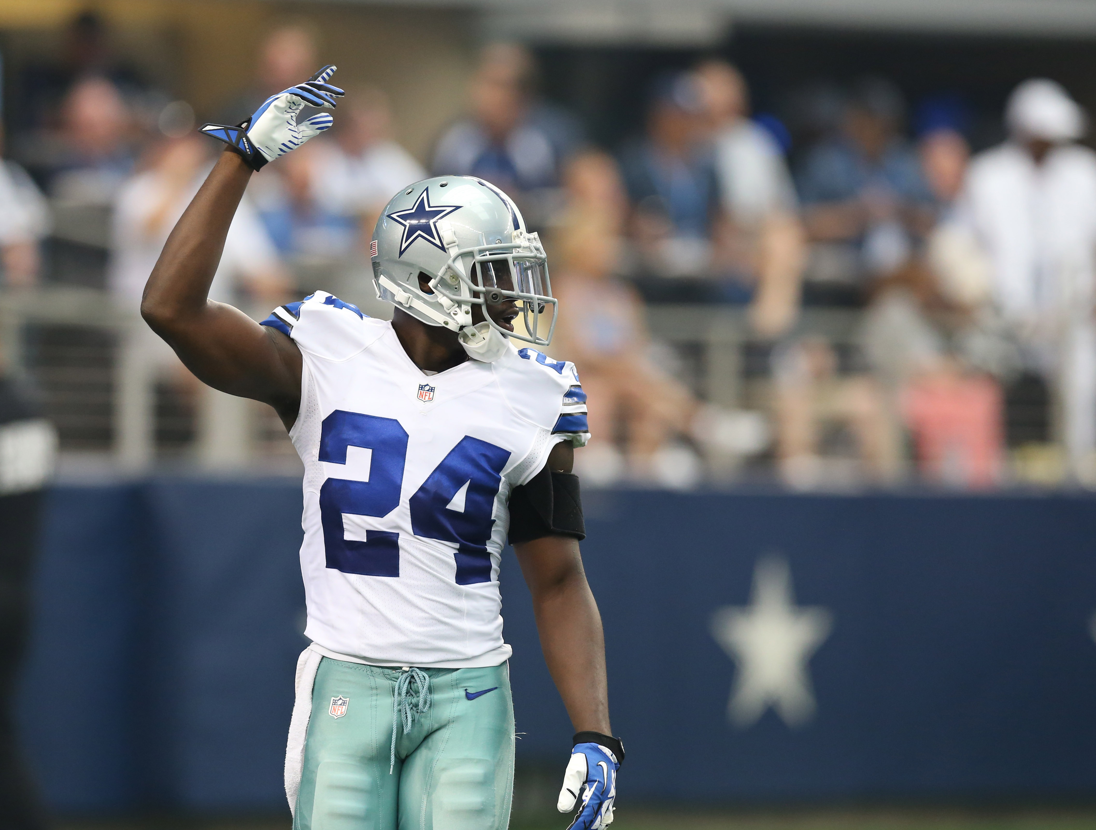 Cowboys Blog - Looking Ahead: Free Agents that Need Cowboys Remaining Games
