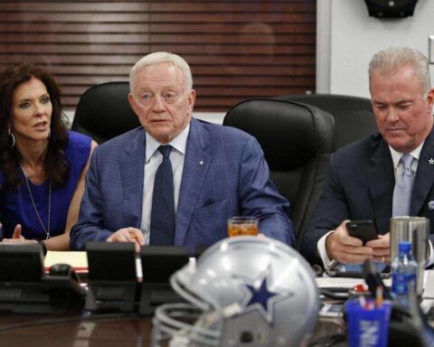 Jerry Jones, Stephen Jones