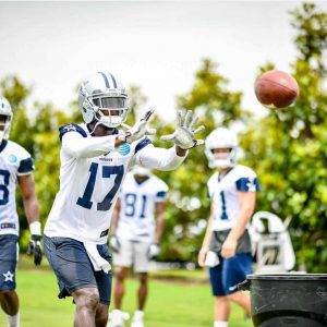 Cowboys Offense Finds Rhythm to End Minicamp, Hurns and Gallup Stand Out