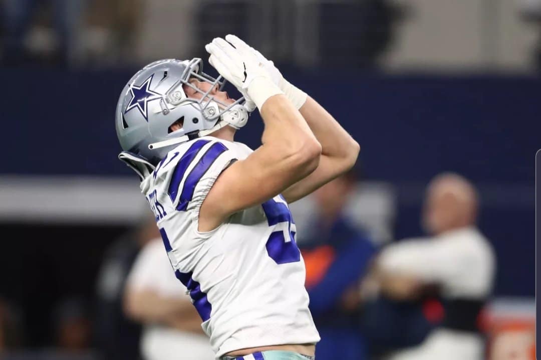 Dallas Cowboys linebacker Leighton Vander Esch (55) is seen during an NFL  football game against the New York Giants, Thursday, Nov. 24, 2022, in  Arlington, Texas. Dallas won 28-20. (AP Photo/Brandon Wade