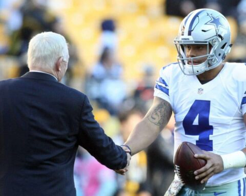 Cowboys en Español: Todo lo que Tienes que Saber de las Negociaciones con Dak