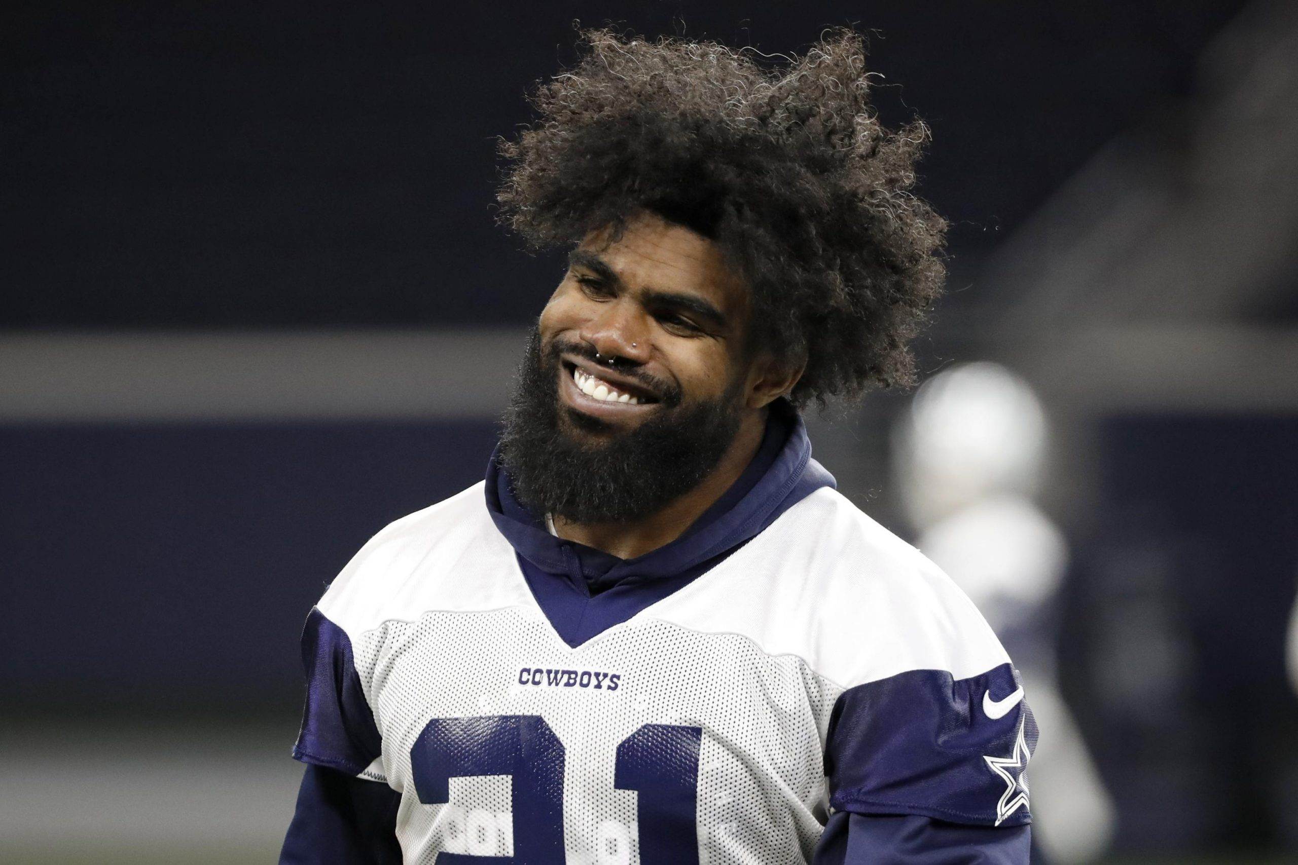 Ezekiel Elliott loves being the Cowboys' 'bell cow,' but carries