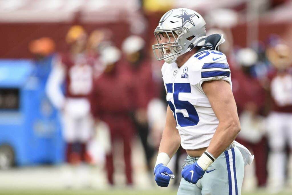 BREAKING: LB Leighton Vander Esch is back, re-signs on a two-year deal