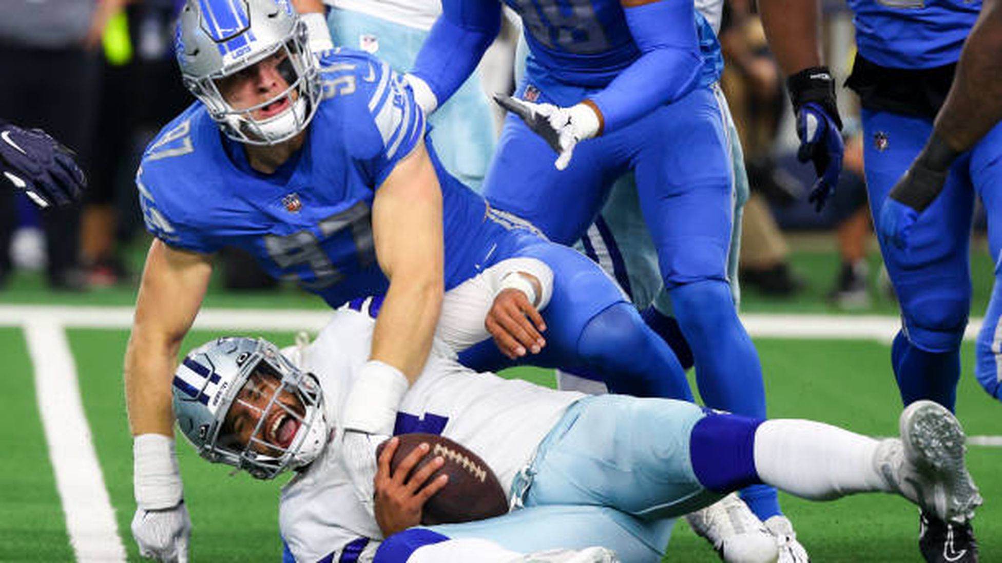 Halftime Report: The Cowboys look out of sync, Lions lead 6-3