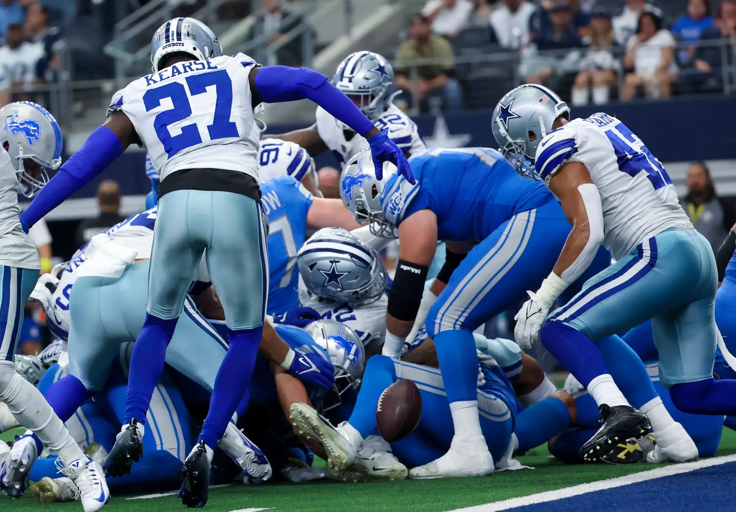 Dallas Cowboys host Detroit Lions