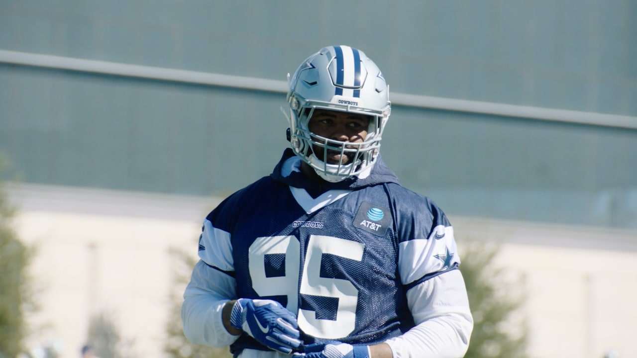 Should re-signing Jonathan Hankins be a priority for the Cowboys?
