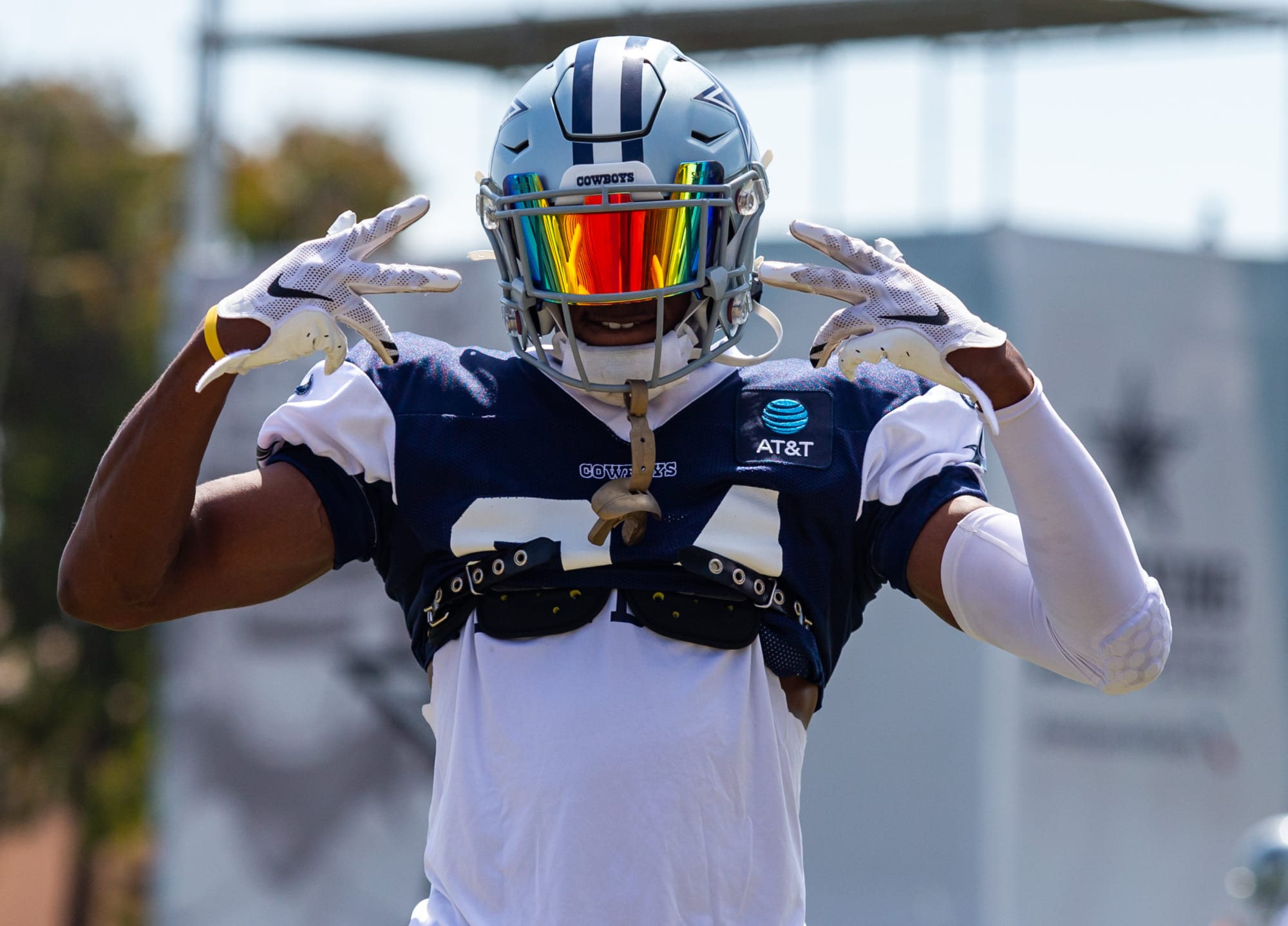Re-Signed Linebacker Tops Cowboys' Depth Chart For 2023