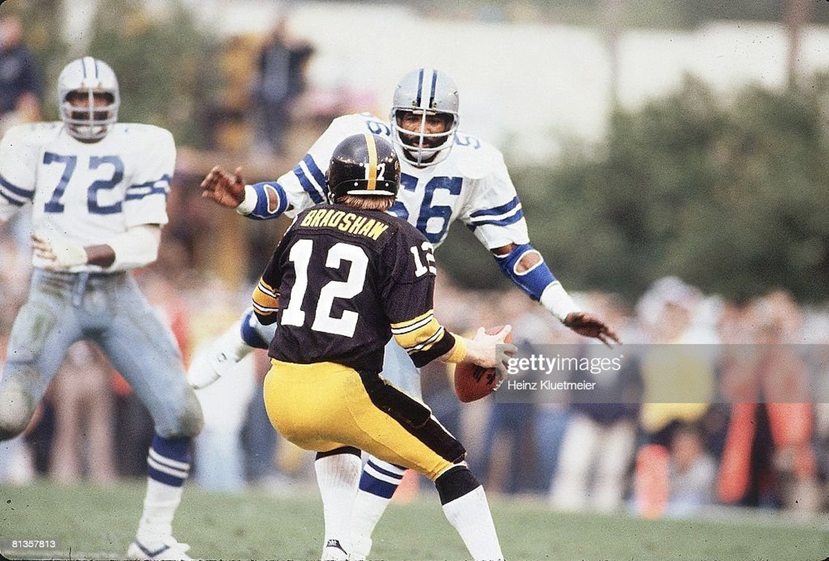 Dallas Cowboys Golden Richards in action, making touchdown catch