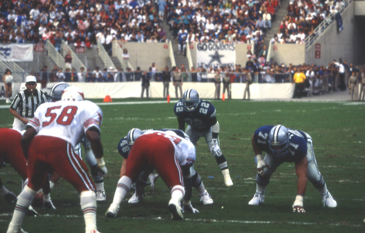 Emmitt Smith lines up in the backfield in his first game back after a two-game holdout to start the 1993 season. Photo by Richard Paolinelli.