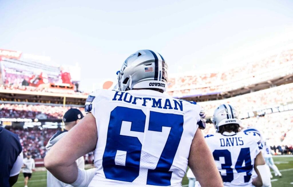 Should the Cowboys build the offensive line from within? 1