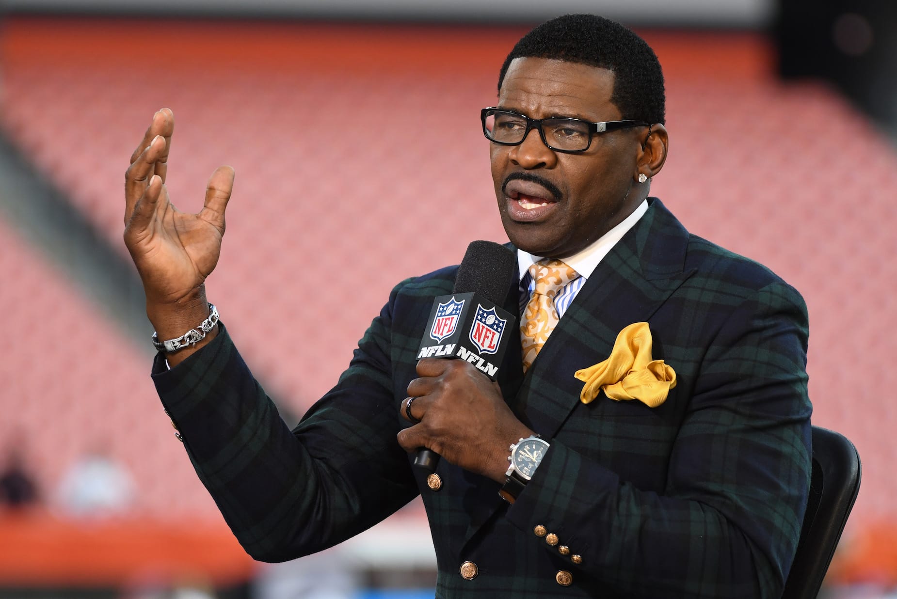 The Next Cowboys Coach Comes with a Plus One 