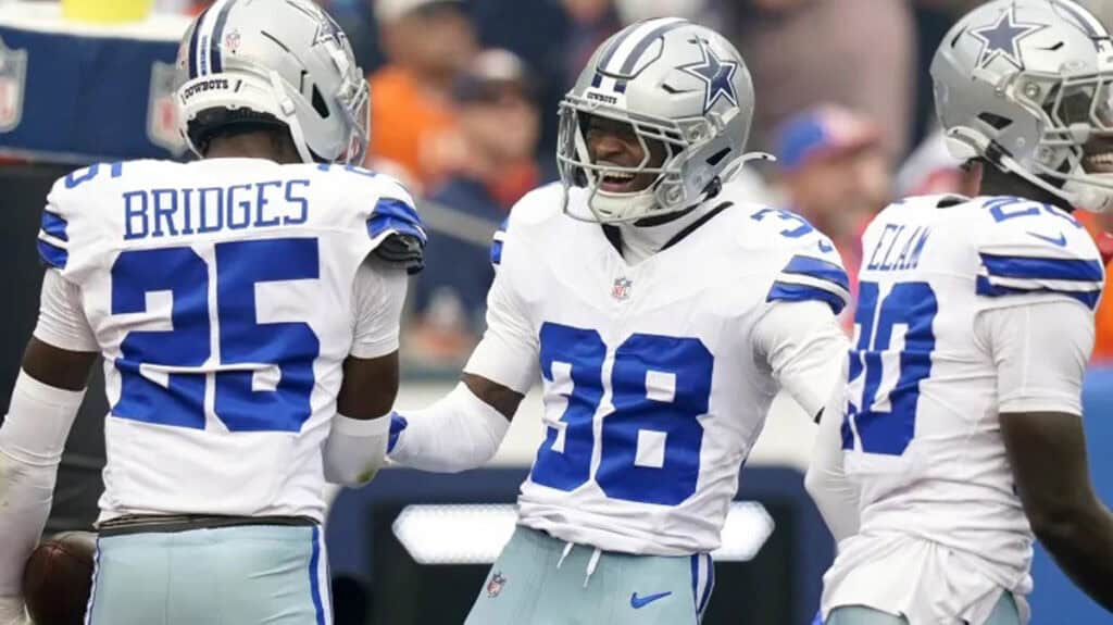 Rookie Cowboys Trikweze Bridges and Alijah Clark