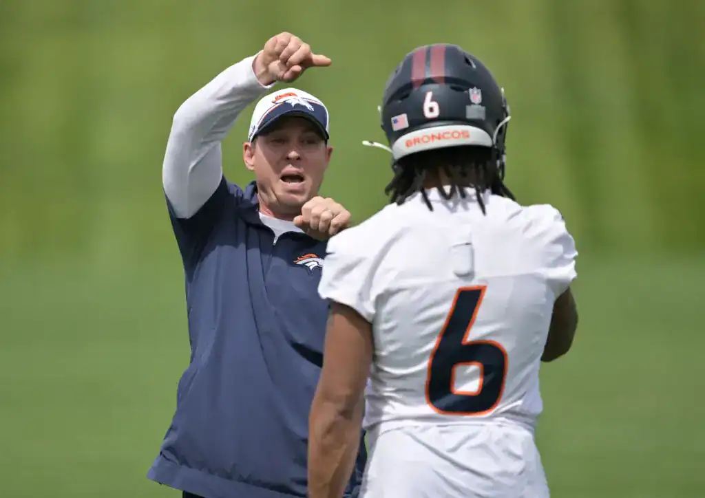 Dallas Cowboys defensive coordinator interview candidates: Leonhard, Jones, Banda 