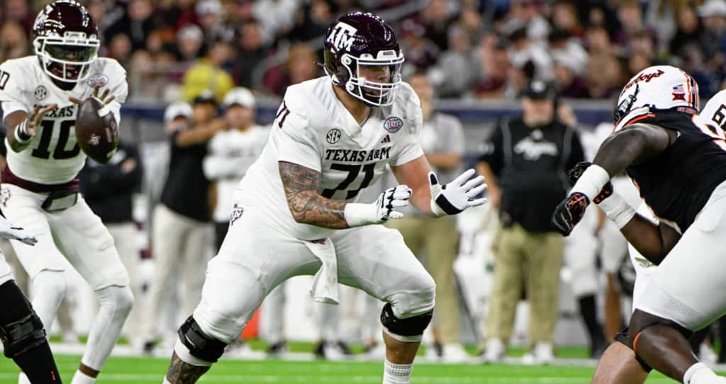 2026 NFL Draft prospect Chase Bisontis sets up in pass protection for Texas A&M on offense.