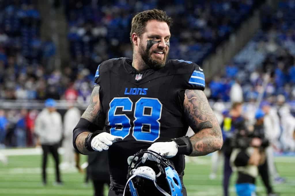 Taylor Decker upgrade option for the Cowboys offensive line before the 2026 season