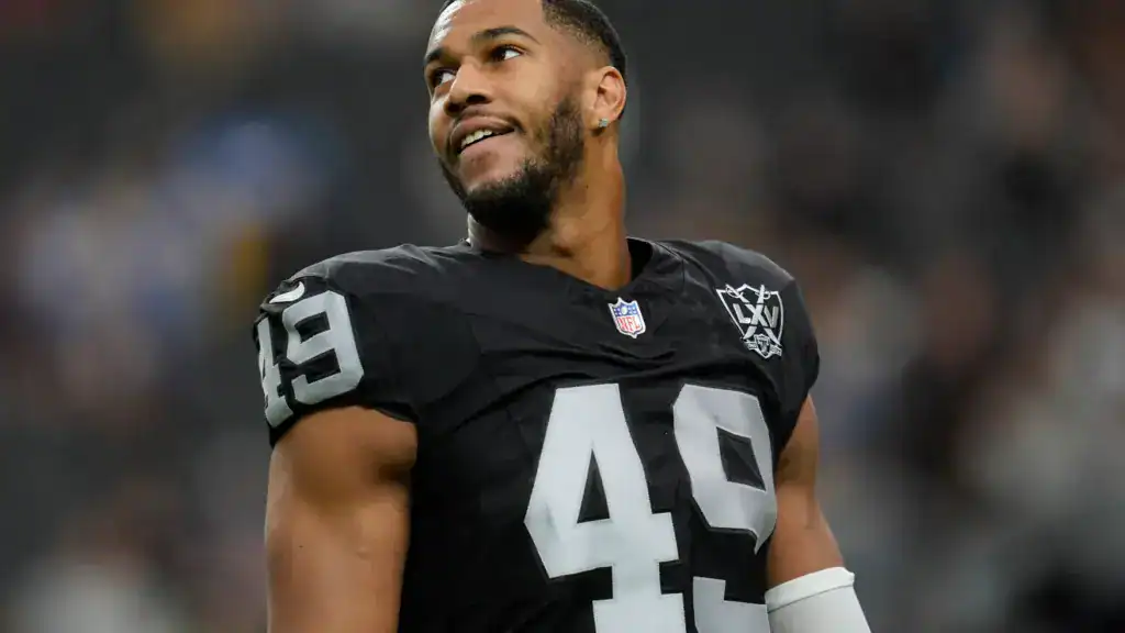 Charles Snowden wearing No. 49 for the Las Vegas Raiders before a game.