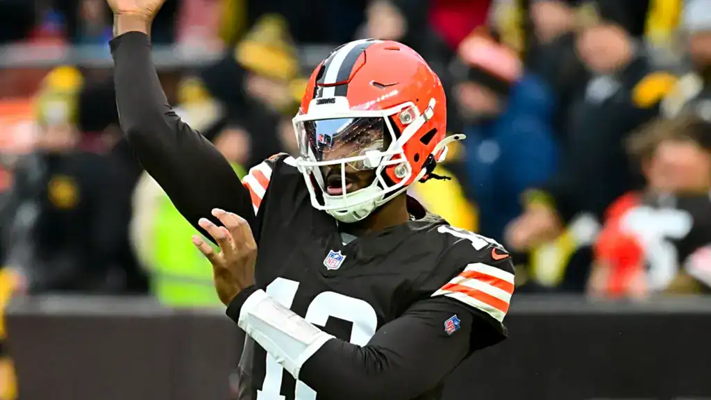 Will Cowboys Nostalgia Bring Shedeur Sanders to Dallas? Shedeur Sanders throws a pass in a Cleveland Browns uniform during game action.