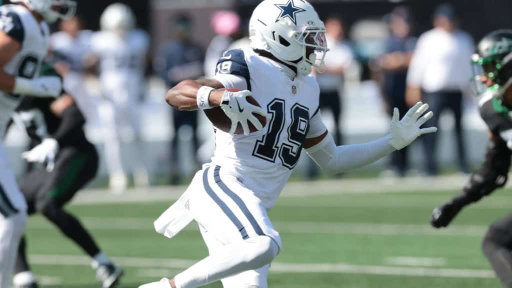 Ryan Flournoy runs with the football against the New York Jets during the performance that strengthened comparisons to former Cowboys standout Miles Austin.