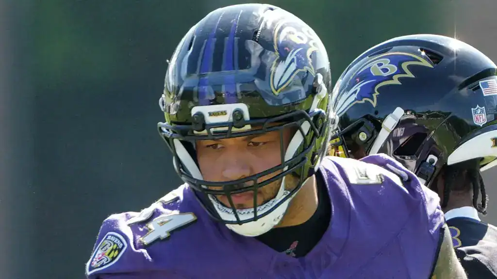 Ravens Pass Protection Gives Dallas 3 Players to Target Baltimore Ravens offensive lineman Jovaughn Gwyn focusing during training camp.