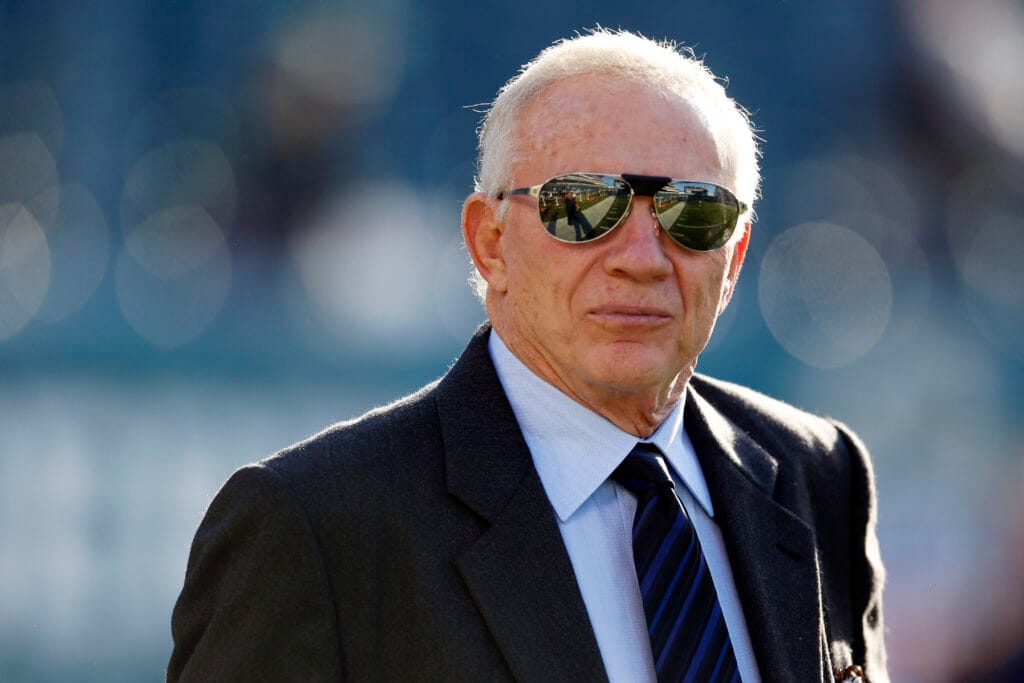 Jerry Jones threatens radio hosts during weekly appearance Tuesday