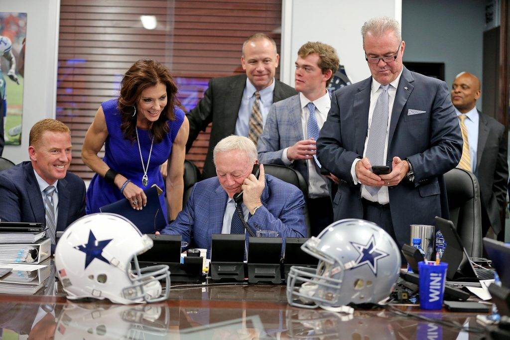 Dallas Cowboys Hold 28th Overall Pick in 2017 NFL Draft 1