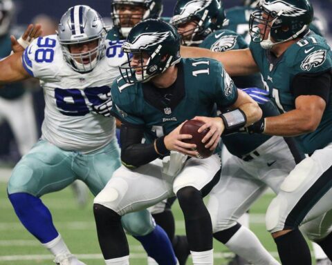Tyrone Crawford, Carson Wentz, Eagles