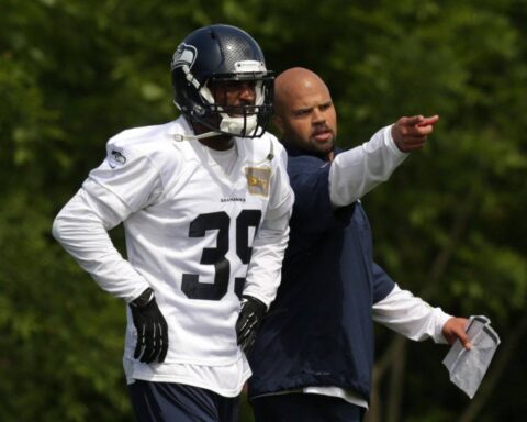 Cowboys 'Expected To Sign' Former Seahawks LB Eric Pinkins