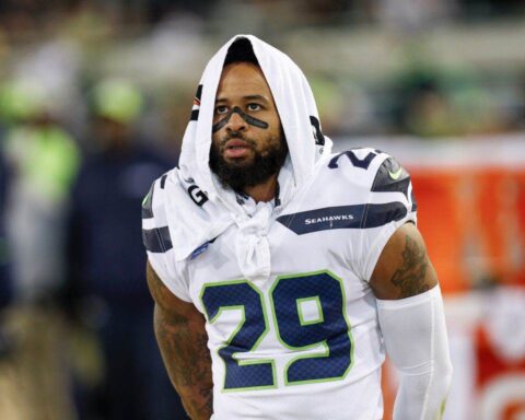 Could Loaded FA Safety Class Drive Down Earl Thomas' Price Tag?