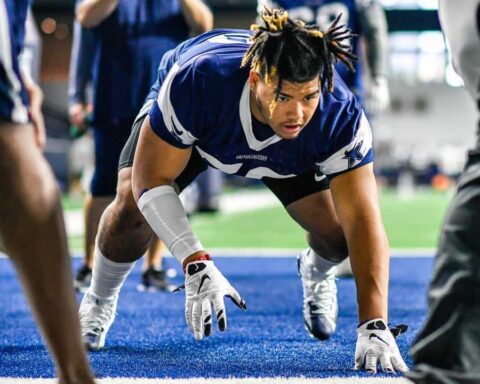 Can DT Trysten Hill Best Maliek Collins' Rookie Stats From 2016?