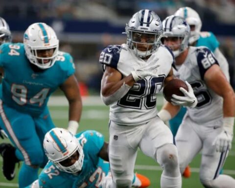 Ezekiel Elliott, Tony Pollard Show 1-2 Punch Potential as Each Reach 100 Yards 1