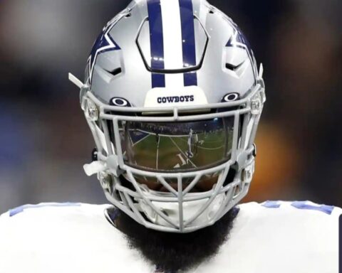 Ezekiel Elliott's Entire Skillset Needs to be Utilized During Playoff Push