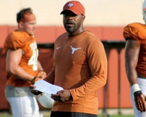 Report: Texas RB Coach Stan Drayton to Meet With Cowboys