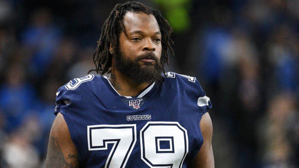 Should Cowboys try to Re-Sign Free Agent DE Michael Bennett?
