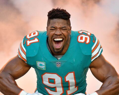 Could Cowboys Snag Free Agent DE Cameron Wake?