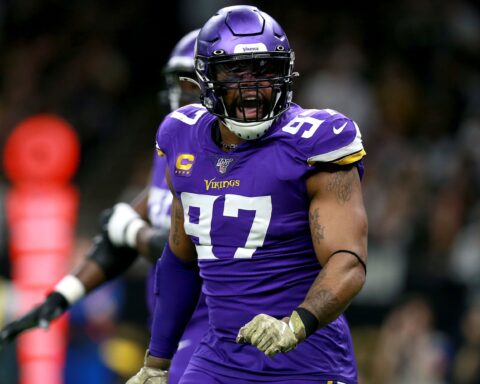 DE Everson Griffen is Still Available, Cowboys Should Make the Call