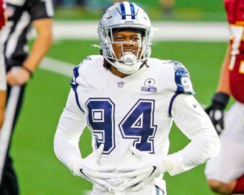 Randy Gregory Eats on Thanksgiving vs Washington
