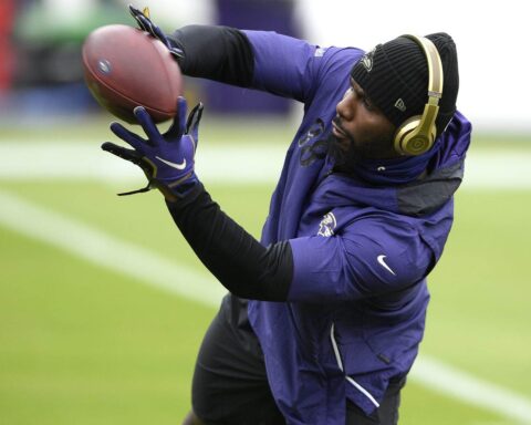 #DALvsBAL: Will Dez Bryant Take Flight or Have his Ravens Wings Clipped? 1