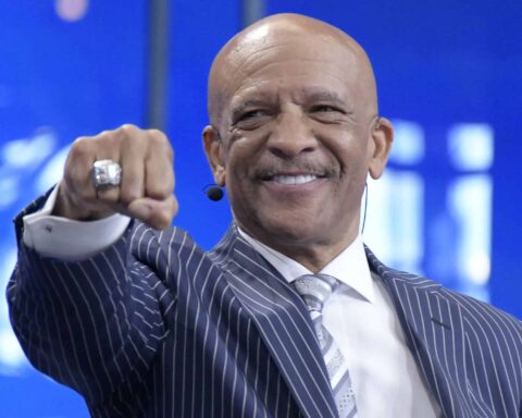 Cowboys WR Drew Pearson Elected to Pro Football Hall of Fame