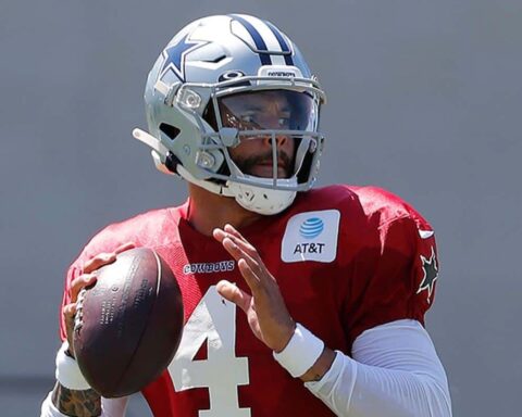 Dak Prescott Looked Sharp in Competitive Team Drills on Wednesday