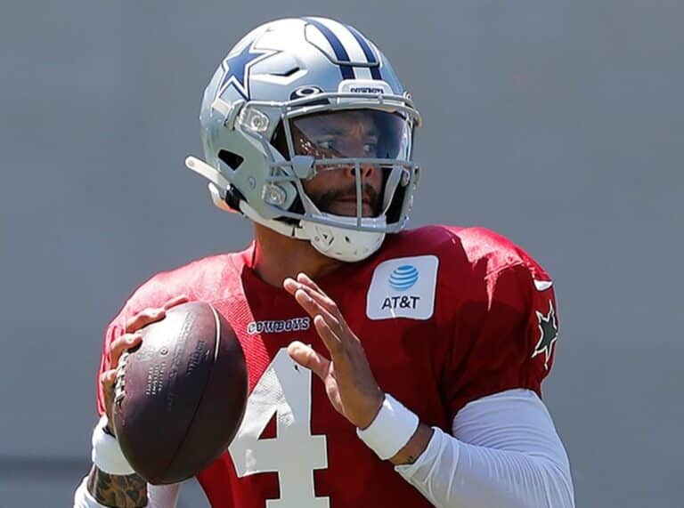 Dak Prescott Looked Sharp in Competitive Team Drills on Wednesday