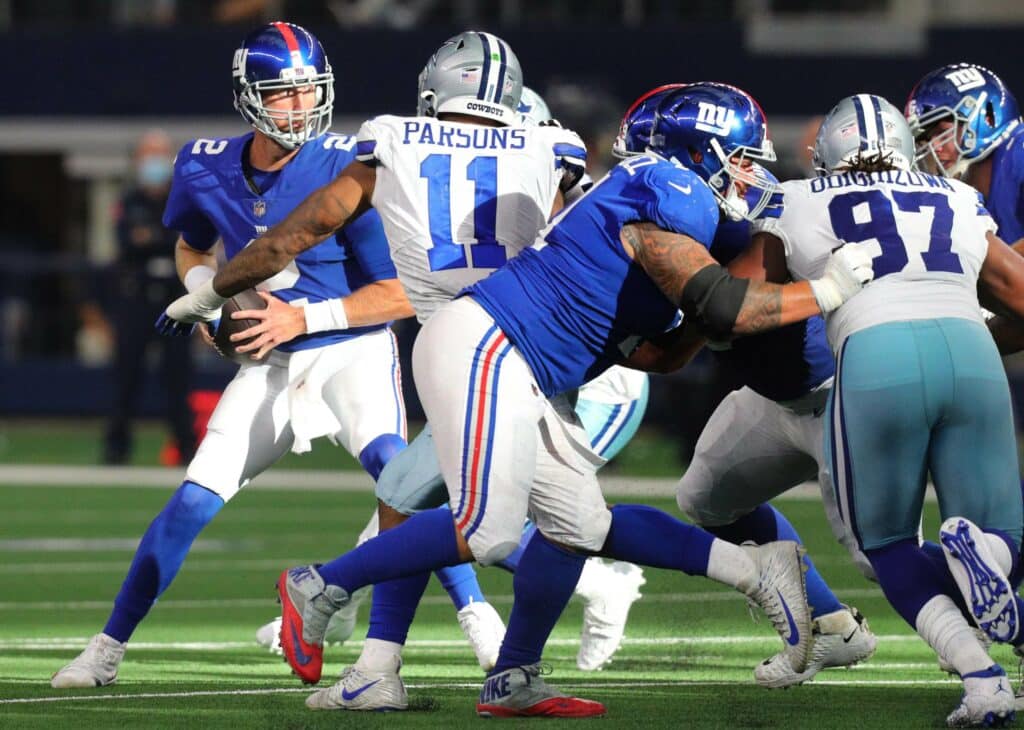 Micah Parsons Becomes 1st Cowboy to Win PFW Defensive Rookie of the Year