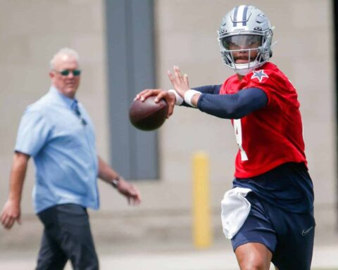 Stepehn Jones on Dak Prescott: "If I was going to bet on anybody, it's No. 4"