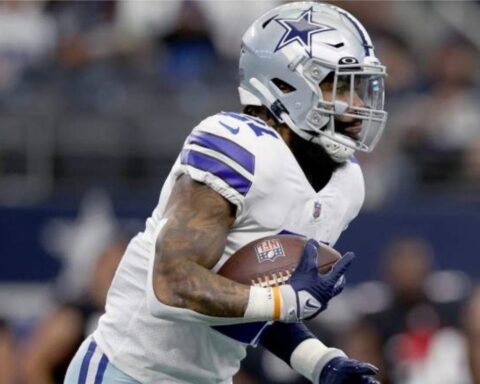 Cowboys' RB Ezekiel Elliott Reaches 1,000 Yards Rushing After Gritty Performance vs Eagles