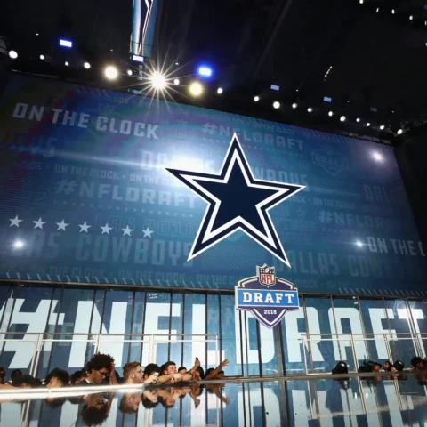 2022 Mock NFL Draft: 2 Prospects the Cowboys Could Trade Up For