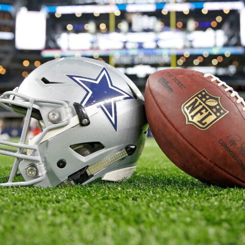 Dallas Cowboys 2022 Schedule: Way-too-Early Win/Loss Predictions