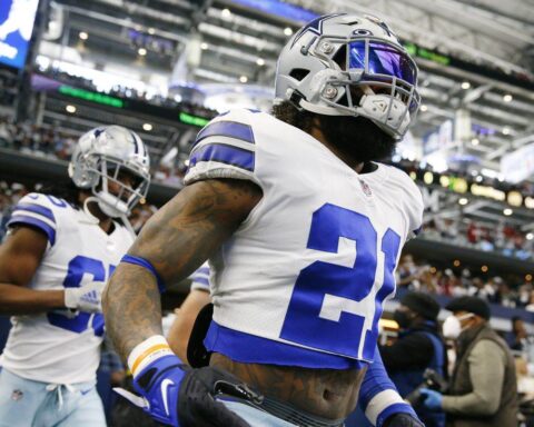 RB Ezekiel Elliott expected to return against the Packers