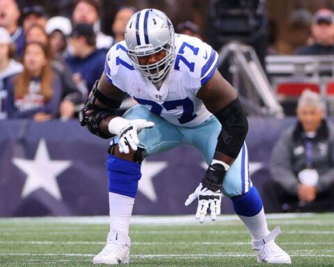 Tyron Smith to play RT in Jaguars game