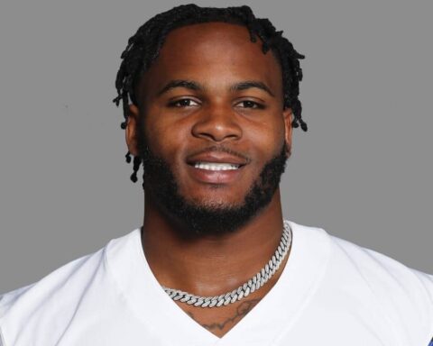 Cowboys' projected defensive starter carted off the practice field