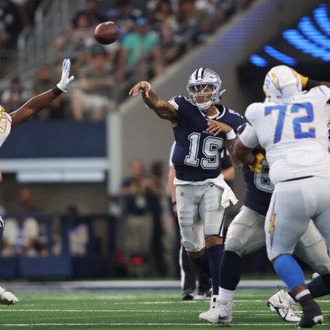 Roster bubble candidates post mixed results versus Chargers 4